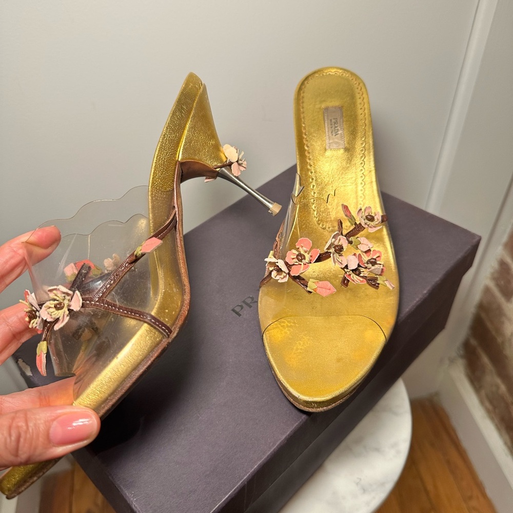 Vintage Prada Gold Leather Floral PVC Mules with Metal Heel - Picture 4 of 10